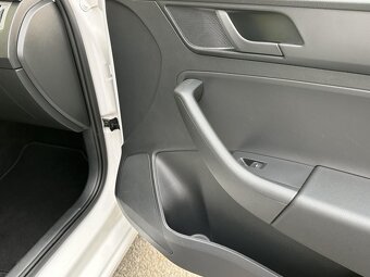 Rapid Spaceback 1.2/55kW KLIMA r.v.2015 najeto 92tkm - 11