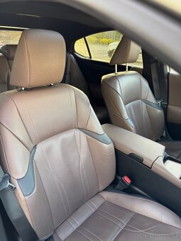 Lexus ES - 11