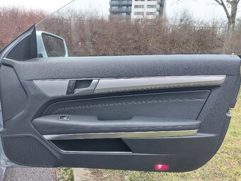 Mercedes-Benz E kupé 220CDI W207,automat,PANO,servis MB - 11