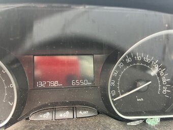 Peugeot 2009 1,2 81kw manual motor ok po rozvodech 1.maj - 11