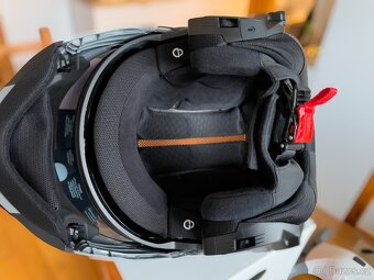 Schuberth E2, velikost 61/XL - 11