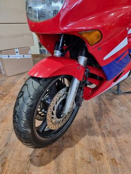 Honda CBR 1000 F - 11