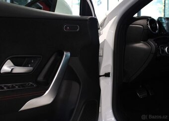 Mercedes-Benz Třídy A 200 AMG Line Fullservis / LED benzín - 11