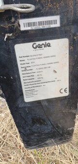 SAMOJÍZDNÝ TELESKOPICKÝ MANIPULÁTOR GENIE GTH 4014 r.2018 - 11