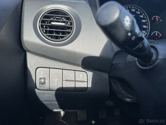 Hyundai i10 1,0 48 KW 1. MAJ ČR KM KOLA - 11