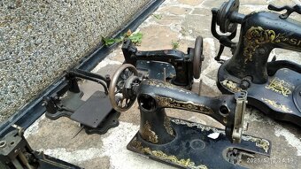 sbírka šicích strojů - 11