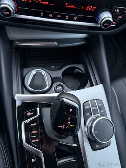 BMW 530e. 215 kW . 140000 km. - 11