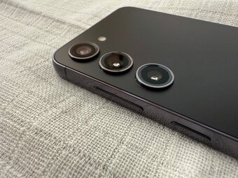 Samsung Galaxy S23 8/256 černý - 11