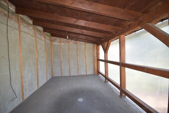 Prodej rodinného domu se zahradou a hospodářskou budovou - 11