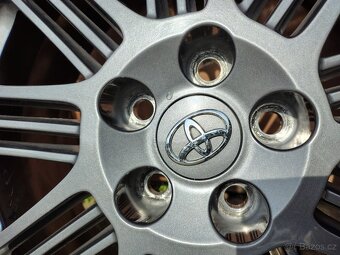 Kola s pneu 235/55 R18 z Toyoty RAV4 2018 - 11