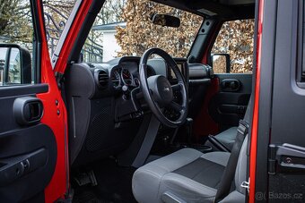 Jeep Wrangler 2.8 CRD Unlimited, 1.majiteľ, SK-auto, nelak - 11