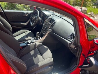 Opel Astra 2.0 CDTI - 11