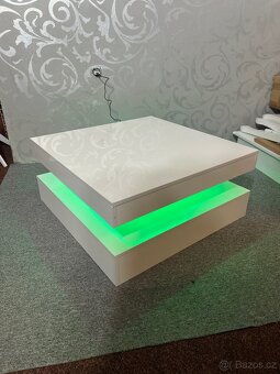 KONFERENČNÍ STOLEK - nový, ale lehce poškozen. - 11