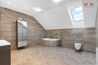 Prodej rodinného domu 6+kk, 276 m², Rabakov - 11
