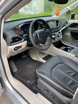 Chrysler Pacifica Limited 3.6 V6 r.v.2023 - 11