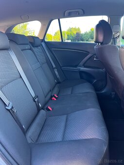 Toyota avensis 2.2 t27 - 11