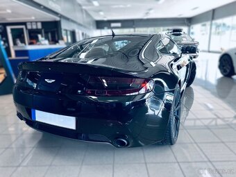 Aston Martin V8 Vantage - 11