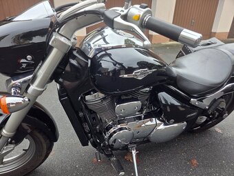 Suzuki M 800 Intruder - 11