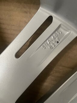 Original zimní alu vw Tiguan r19 Auckland + 235/50/19 95% - 11