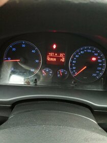 vw caddy life 2.0TDi 103kw r.v.2009 digi.klima,tažný,5 míst - 11