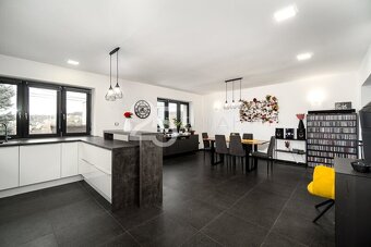 Prodej RD po kompletní rekonstrukci se zahradou v Ostravě -  - 11