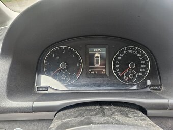 VW Touran 2.0TDI 103kW DSG CUP DPH - 11