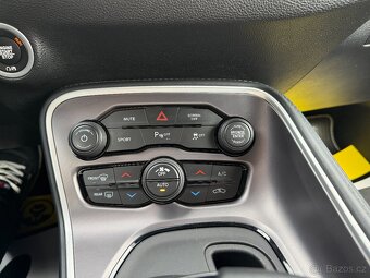 Dodge Challenger 2022 - 11