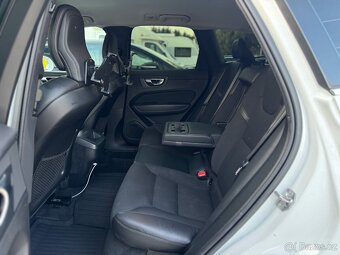 Volvo XC60 B4 Momentum Pro AWD PPF,1. majiteľ,komfort výbava - 11