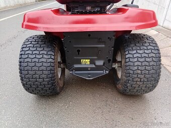 Prodám zahradní traktor Hurricane 13.5Hp - 11