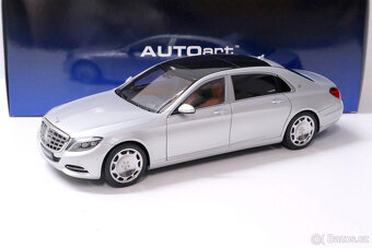 1:18 Mercedes SLS AMG Matt Schwarz Minichamps Lim.ed. - 11
