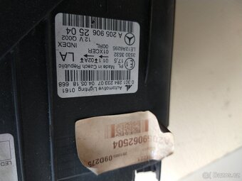 Mercedes benz W205 - dva skelety dveří + lampa - 11