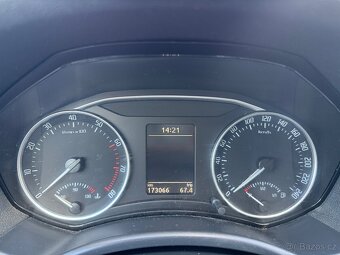 Škoda Octavia 2 com 1.2 TSi 77 kw  XENONY 2011 - 11