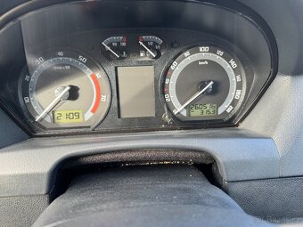 Škoda Fabia 1,4i 55kW, vozidlo MINISTERSTVA VNITRA - 11