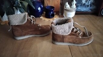 NOVÝ VELMI PĚKNÝ DÁMSKÝ KLOBOUK ZARA.VEL.M.AJINÉ. - 11