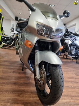 Honda VFR 800 - 11