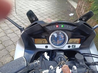 Honda cbf 1000 - 11