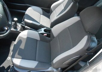 Peugeot 207 1,4 54 kW KLIMA Serviska benzín - 11