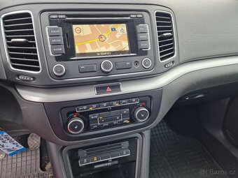 Volkswagen SHARAN 2,0TDI 103KW NAVI VÝHŘEV - 11