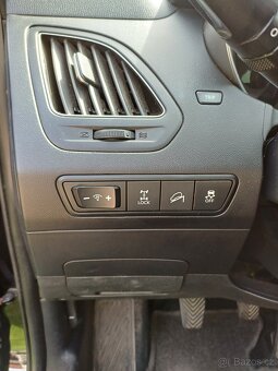 Hyundai iX35, 2.0 CRDi, 4x4 - 11