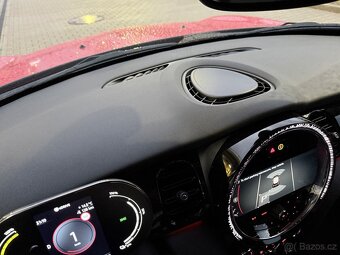 Mini Cooper SE 2022, pouze 15200 km, aktivní parkovací asist - 11