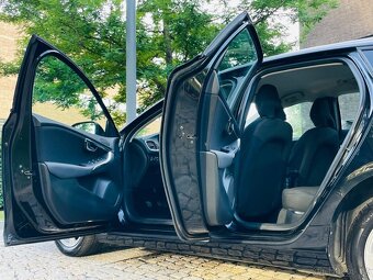 Volvo V40 1.6i BENZÍN MANUÁL 1.MAJITEL KAMERA SERVISKA - 11