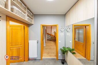Prodej rodinného domu s plochou 171 m2 a zahradou 820 m2 v o - 11