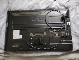 TELEVIZE LG + DRŽÁK NA ZEĎ + OVLADAČ - HEZKÝ STAV - PC 8000 - 11