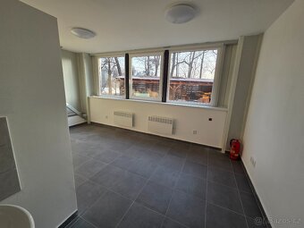 Pronájem skladového prostoru 600 m² - 11