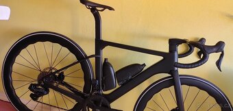 silniční karbonové kolo s elektronickým řazením - 11