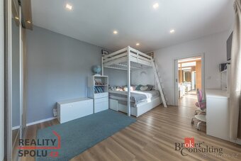 Prodej, domy/rodinný, 291 m2, U Rybníka 2/2, 25064 Zlonín, P - 11