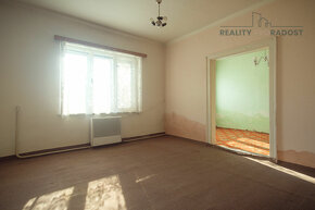 Prodej pozemku s rodinným domem k demolici, 434 m2, Dub nad  - 11