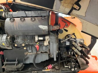 PRACOVNÍ TERÉNNÍ KLOUBOVÁ PLOŠINA JLG 600 AJ - 11