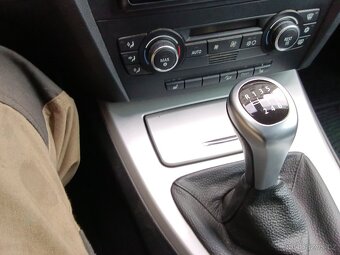 BMW řada 3 320 D. R.2009 X Drive - 11