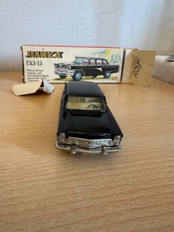 Starý kovový model USSR ČAJKA 1:43 - 11